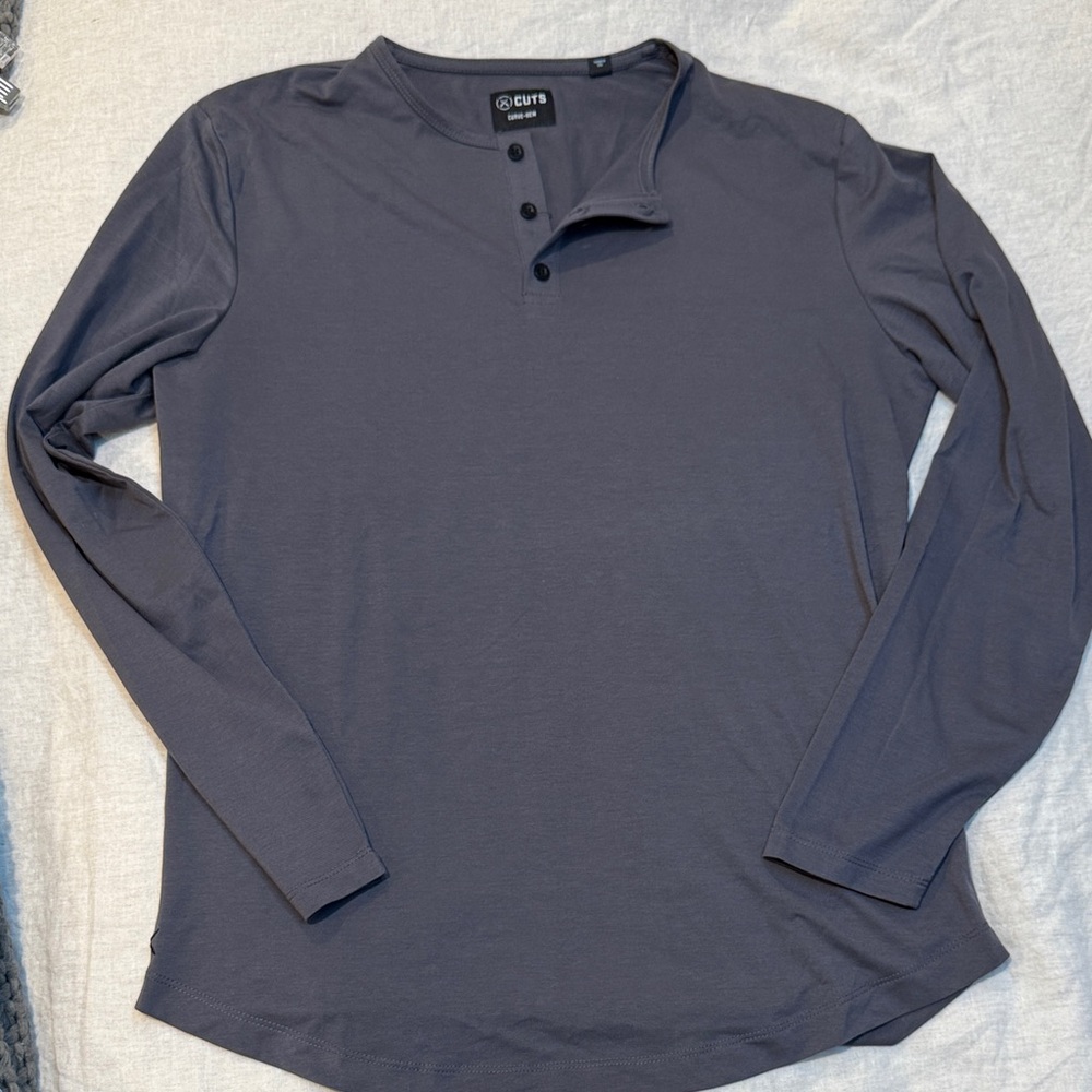 Men’s large Cuts curve hem long sleeve